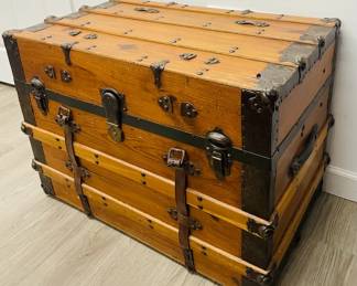 007 Vintage Pine Metal Steamer Trunk