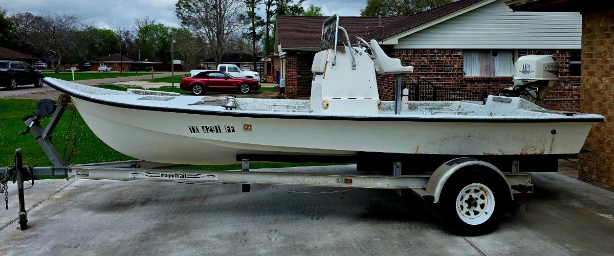 19ft. 1999 Explorer with 110 Johnson and trailer
