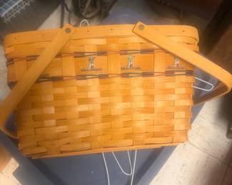 Picnic basket with light houses 