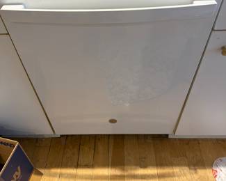 Ge like new less than 6 months old dish washer 