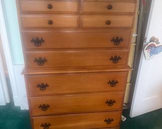 Chest of drawers 
