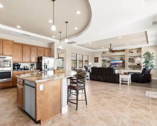 4 like new bar stools