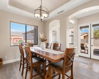 Formal dining set with leaves and 6 chairs. Like new