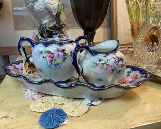 creamer and sugar set