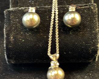 Black pearl and diamond necklace and matching earrings 