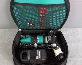 Makita 7.2V Lithium-Ion Cordless Screwdriver Kit Case and Charger 