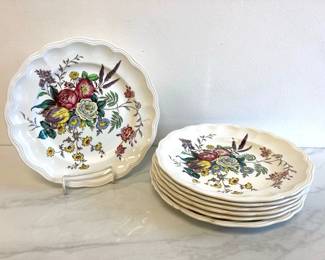 Lot 222 Vintage Copeland Spode Dinner Plates