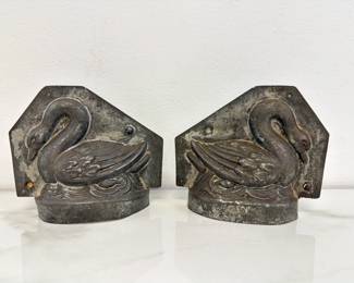 Lot 459 Vintage Tin Swan Chocolate Mold