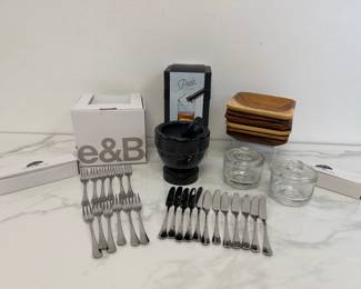Lot 461 Barware  Serveware  Gingko Stainless Cocktail ForksKnives  Appetizer Plates  Etc