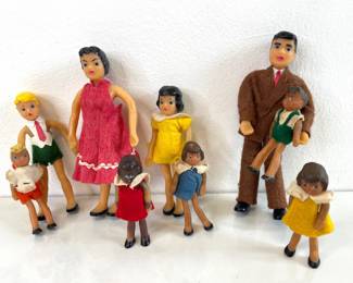 Lot 495 Vintage Flexible Flagg Family Toys Dollhouse Miniatures 112 scale