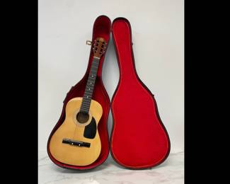 Lot 584 Hondo H012S Small Scale Guitar