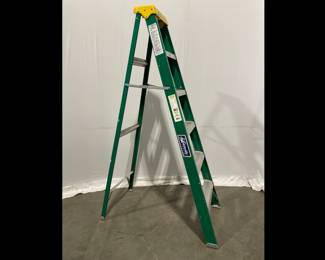 Lot 5024 Louisville 8ft Fiberglass Step Ladder