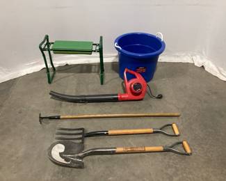 Lot 5015 Toro Corded Leafblower  Garden Seat  Tub  Yard Tools
