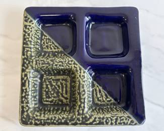 Lot 432 Lantern Hill Pottery Divided Platter