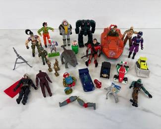 Lot 424 Vintage Toys Action Figures  parts GI Joe  others AS IS