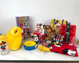 Lot 5078 Mickey Mouse Disney Lot