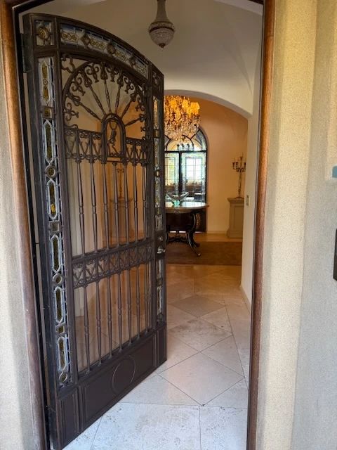 Entance to El Descanso