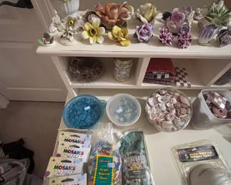 Porcelain flower figurines, mosaic craft supplies