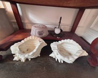 Decorative clam shell bowls and trinket dishes