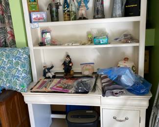 Beautiful hutch desk