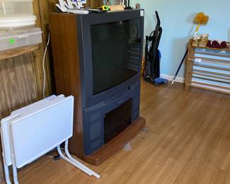 Beautiful box TV and working condition