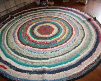 8' diameter rag rug