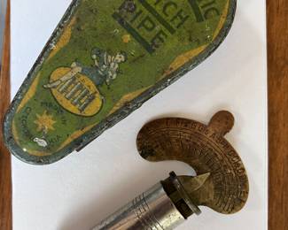 vintage pitch pipe, original tin case