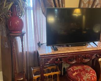 Ottoman, pedestal, storage pieces 