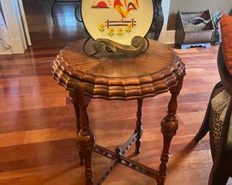 Occasional table, rooster tray