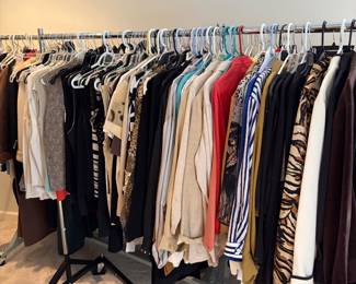 VINTAGE WOMENS CLOTHING