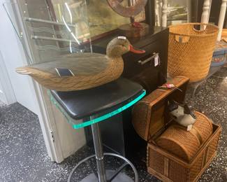 ducks, baskets, bar stools