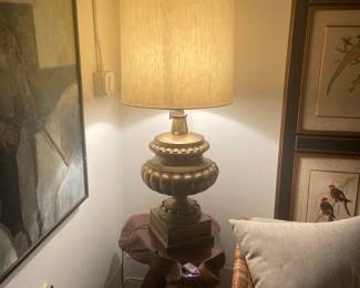 burlwood side table, vintage table lamp