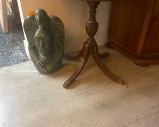 Native American Indian Sculpture, side round table with pink marble