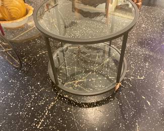 side round glass table