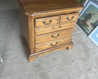 Small Georgian style chest of drawers 