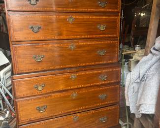 George III cross-banded mahogany chest on chest, c. 1785. Provenance: Waldhorn Gallery, Royal Street, New Orleans. 
