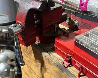 Smaller vise