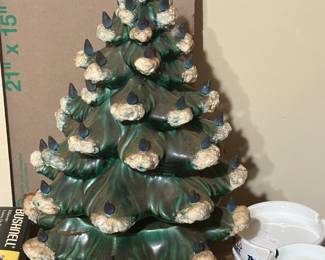 Musical lighted ceramic tree (3 pieces)