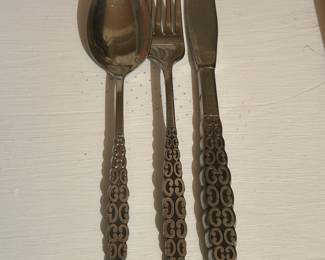 MCM 44 piece flatware set