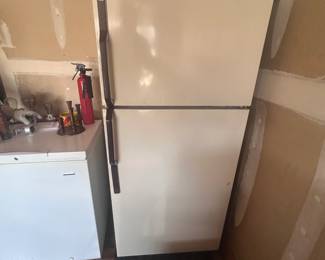 yyyyyy 2 Garage Refridgerator