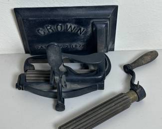 a Cast Iron Clothes Wringer