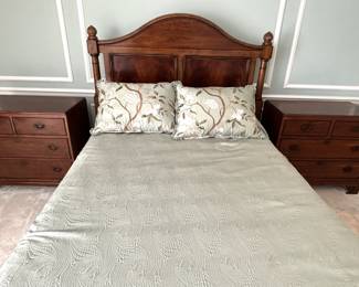 BUY IT NOW! $695.00. Call Jan at 314 960-5700. Drexel Queen size Head and Foot board w/Beauty Rest Black Hybrid Alcove Plush Mattress.