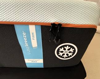 BUY IT NOW! $875.00. Call Jan at 314 960-5700. Tempur-Pedic Luxe Breeeze Firm Purecool Max Queen Size Mattress with Ease adjustable base w/remote. RETAILS FOR OVER $6,000.00.