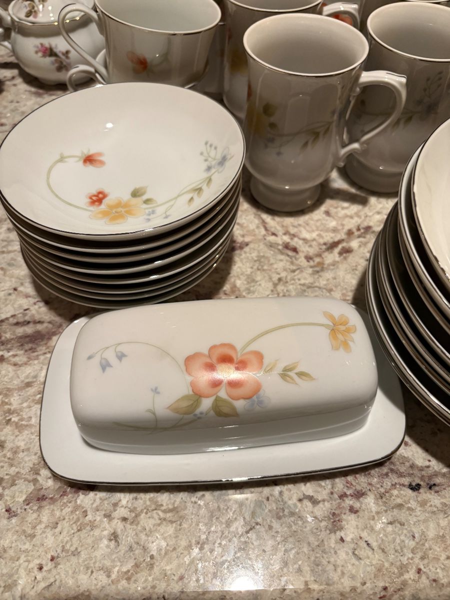 Complete set of dishes “Annabelle”