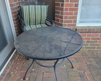 Wrought iron table & 4 chairs - courtyard 