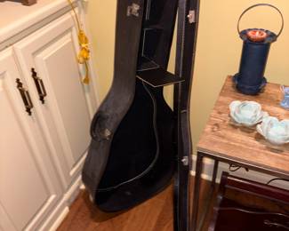 Guitar case 