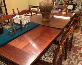 Dining room Table & Chairs 