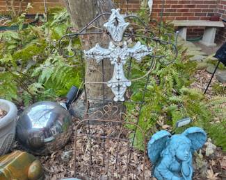 Various items in courtyard