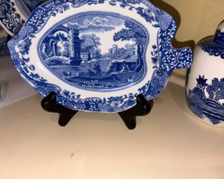 Fish platter on stand