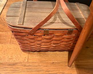 Close up of picnic basket 